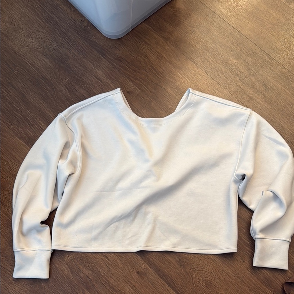 Lululemon Athletica Cream Boxy Cropped Long Sleeve Sweatshirt